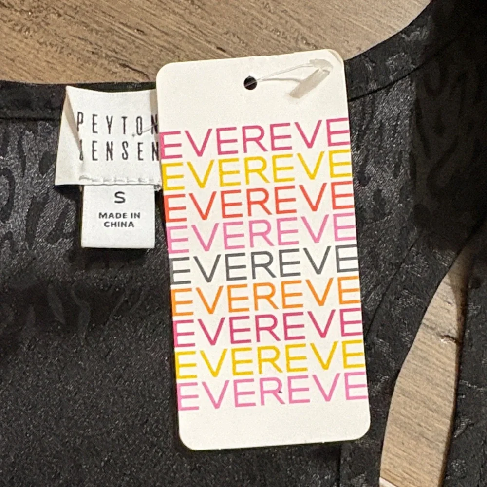 Black Leopard-Print Racerback Tank Top from Evereve - Picture 2 of 9